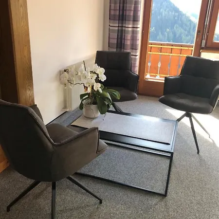 Haus Hubertus - Zimmer - Kueche - Speiseraum Bed & Breakfast