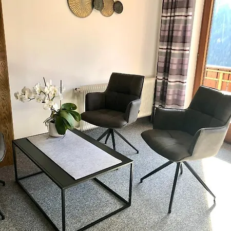 Haus Hubertus - Zimmer - Kueche - Speiseraum Bed & Breakfast