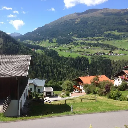 Bed & Breakfast Haus Hubertus - Zimmer - Kueche - Speiseraum 3*