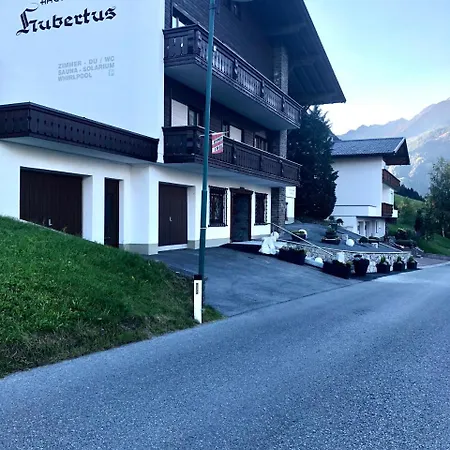 Haus Hubertus Mit Sommercard Alojamento de Acomodação e Pequeno-almoço