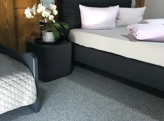 Haus Hubertus - Mit Kueche Bed and Breakfast