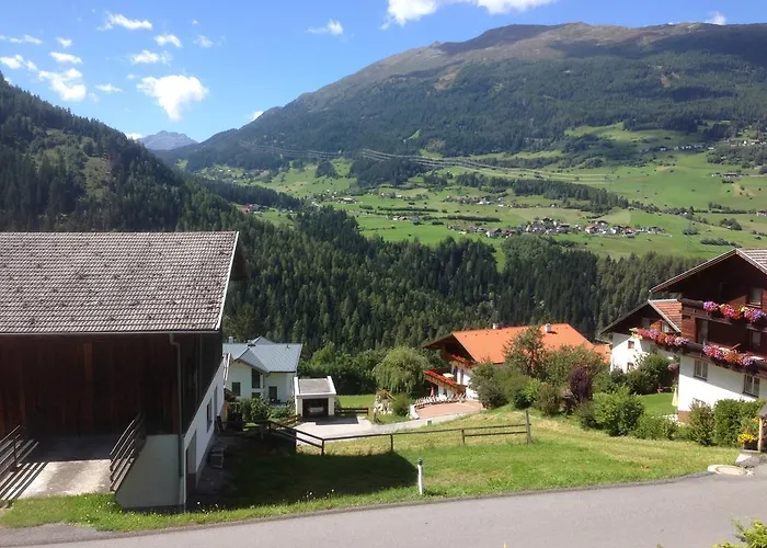 Frühstückspension Haus Hubertus - - Küche - Speiseraum 3*